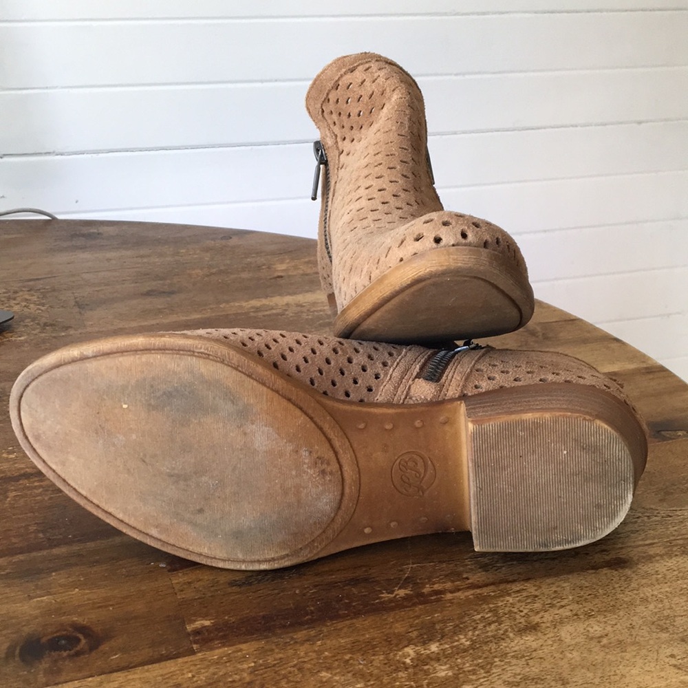 Lucky Brand tan booties - Picture 2 of 2